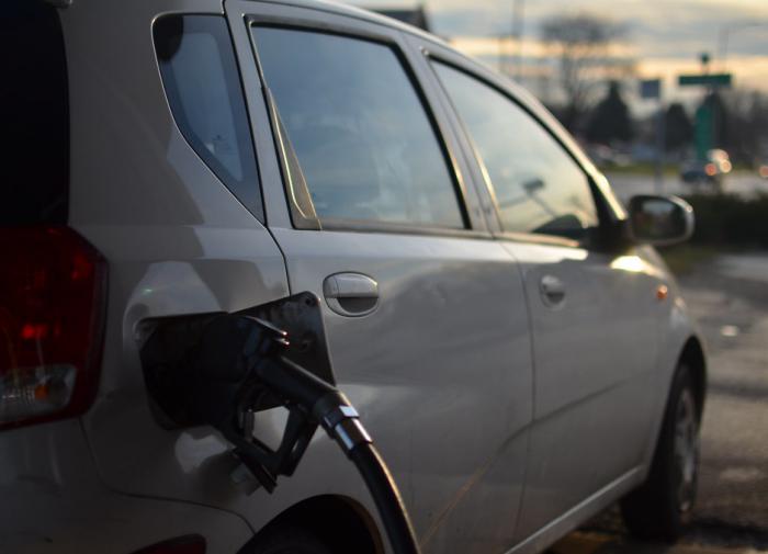 Стали известны причины роста цен на бензина на АЗС в России
